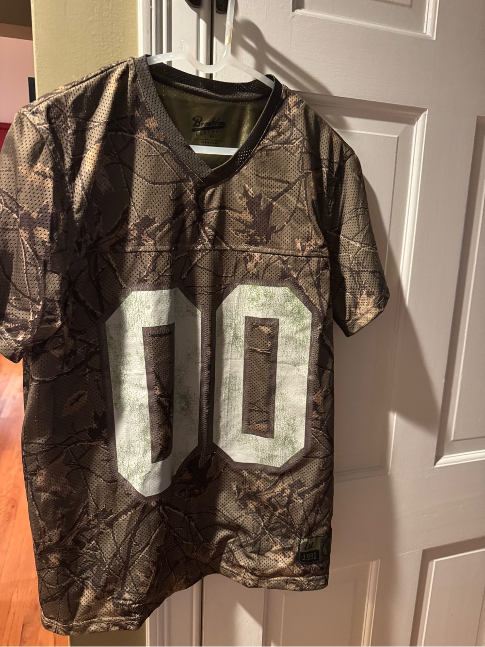Vintage Brooklyn Cloth men's Size M
camouflaged jersey T-shirt